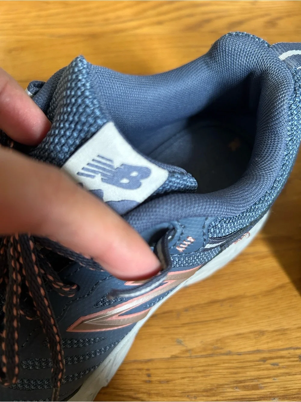 New Balance Women's All terrain trail blue Sneakers - Picture 8 of 8